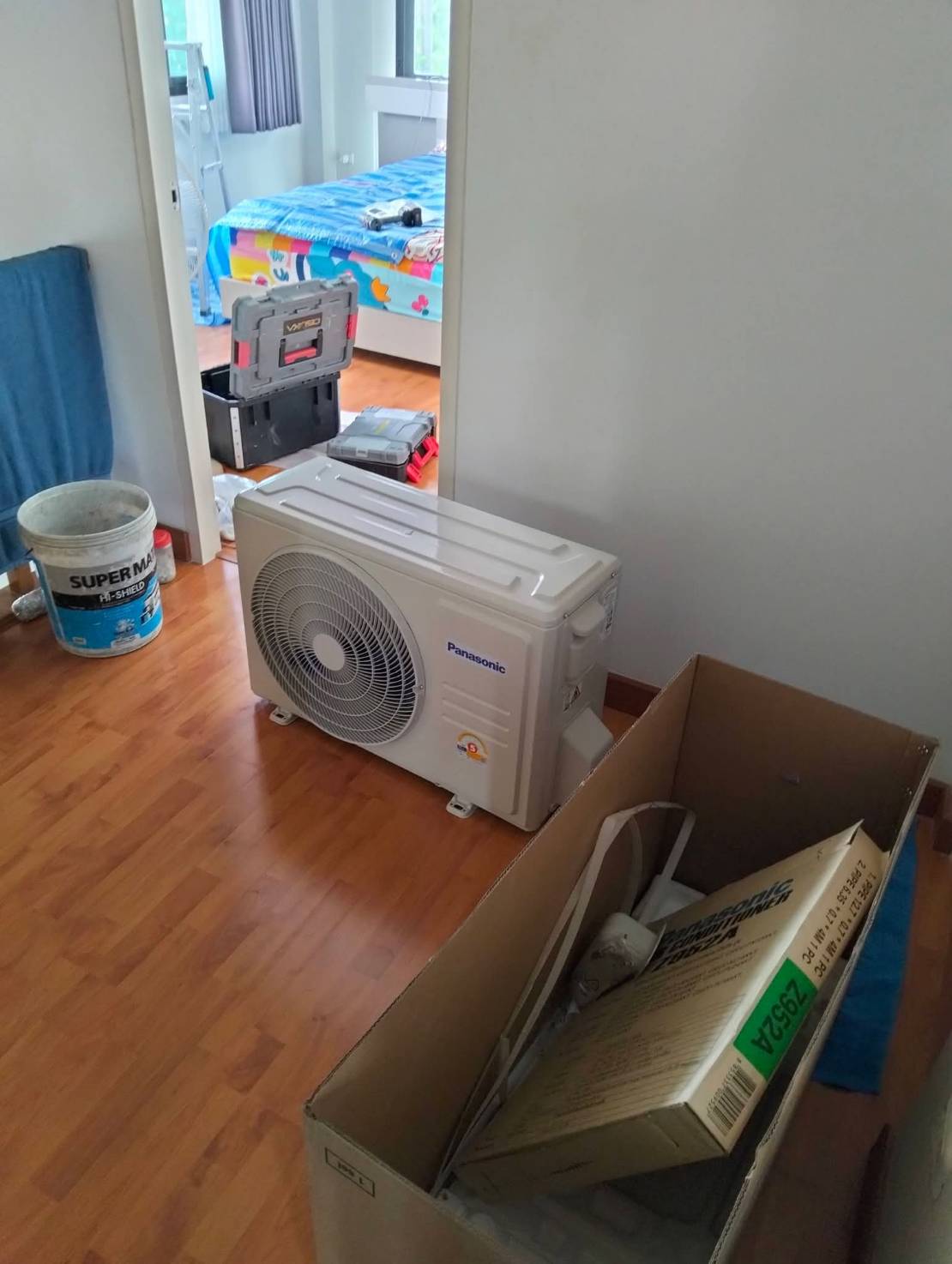 ติดตั้งแอร์ใหม่ Panasonic ในห้องนอน เตรียมเดินระบบ